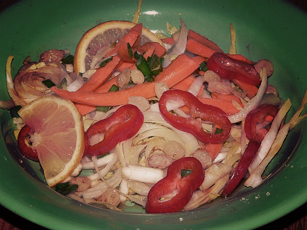 salata-andive-ardei-morcov-stafide